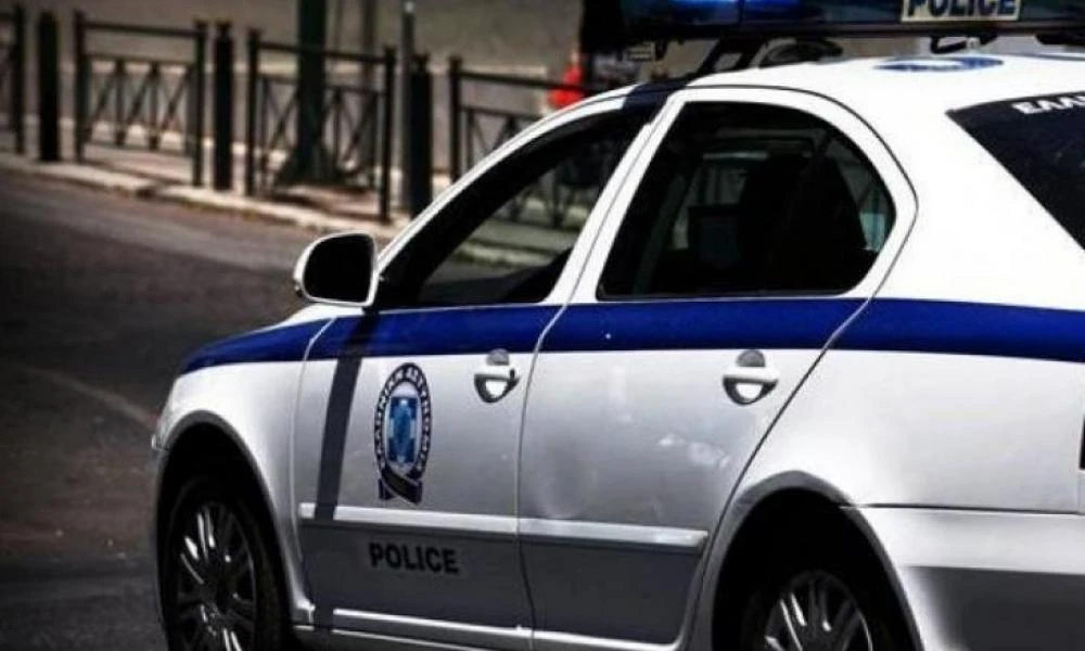 Κρήτη: Έκλεψαν κινητό από λουόμενο στον δήμο Κισσάμου -Συνέλαβαν δύο γυναίκες